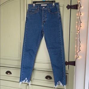 Women’s high waist wedgie skinny frayed hem jeans